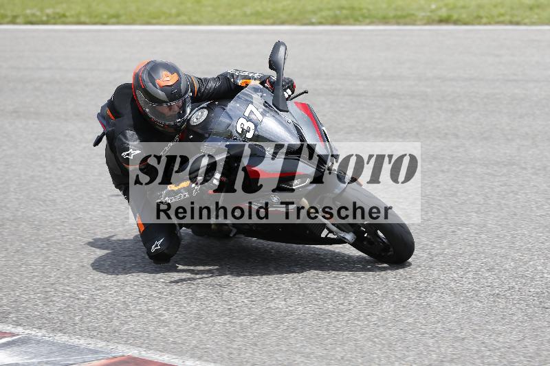 /Archiv-2024/29 12.06.2024 MOTO.CH Track Day ADR/Gruppe gelb/37